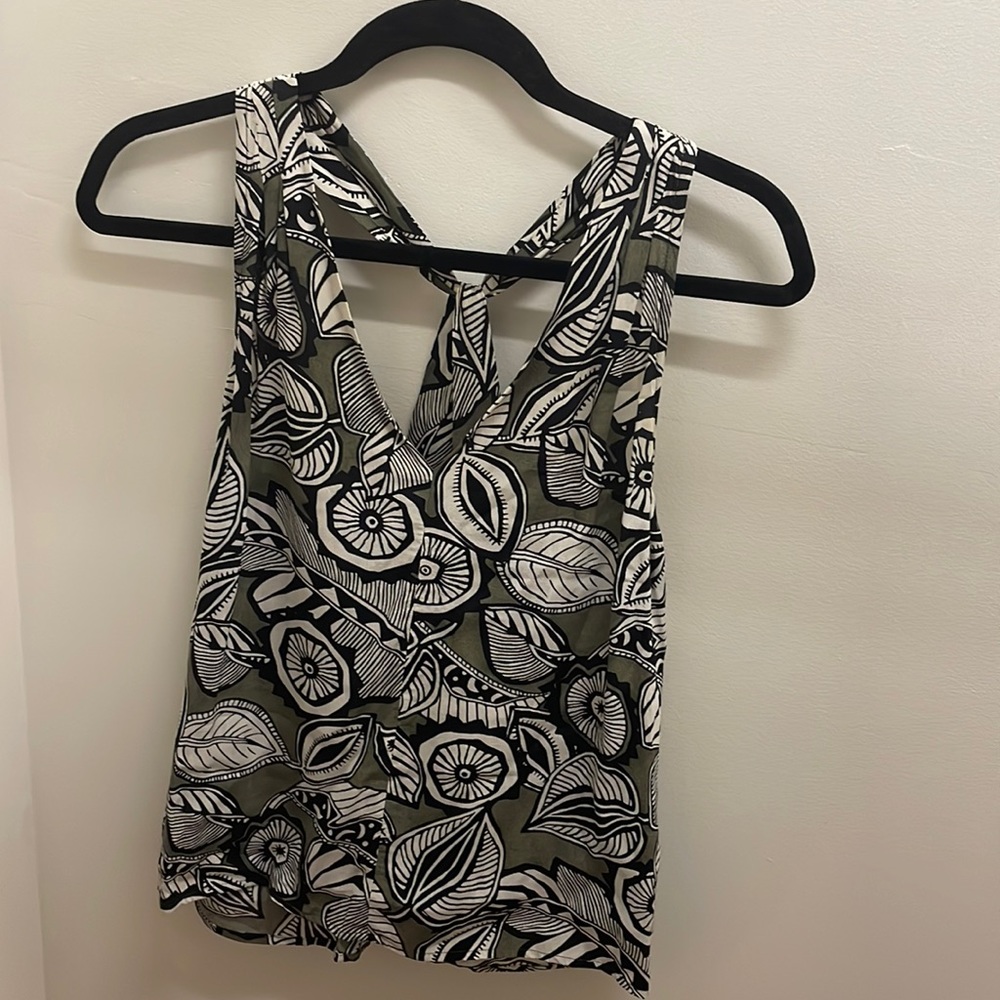 Army/jungle green, cream, and black detail Loft tank top - small petite